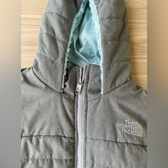 The North Face Kids Gray Jacket - Picture 8 of 11